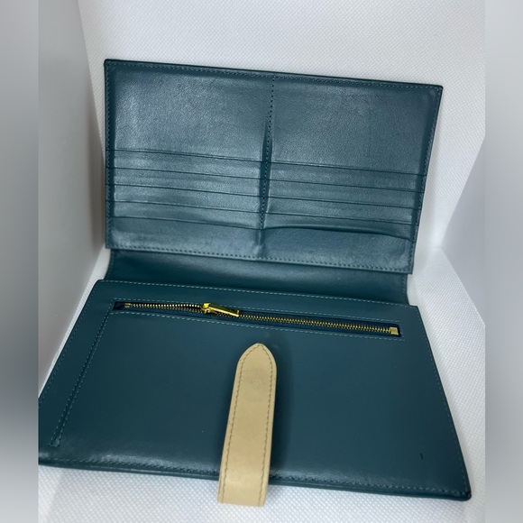 LARGE STRAP WALLET IN BICOLOUR GRAINED
CALFSKIN - Picture 6 of 9